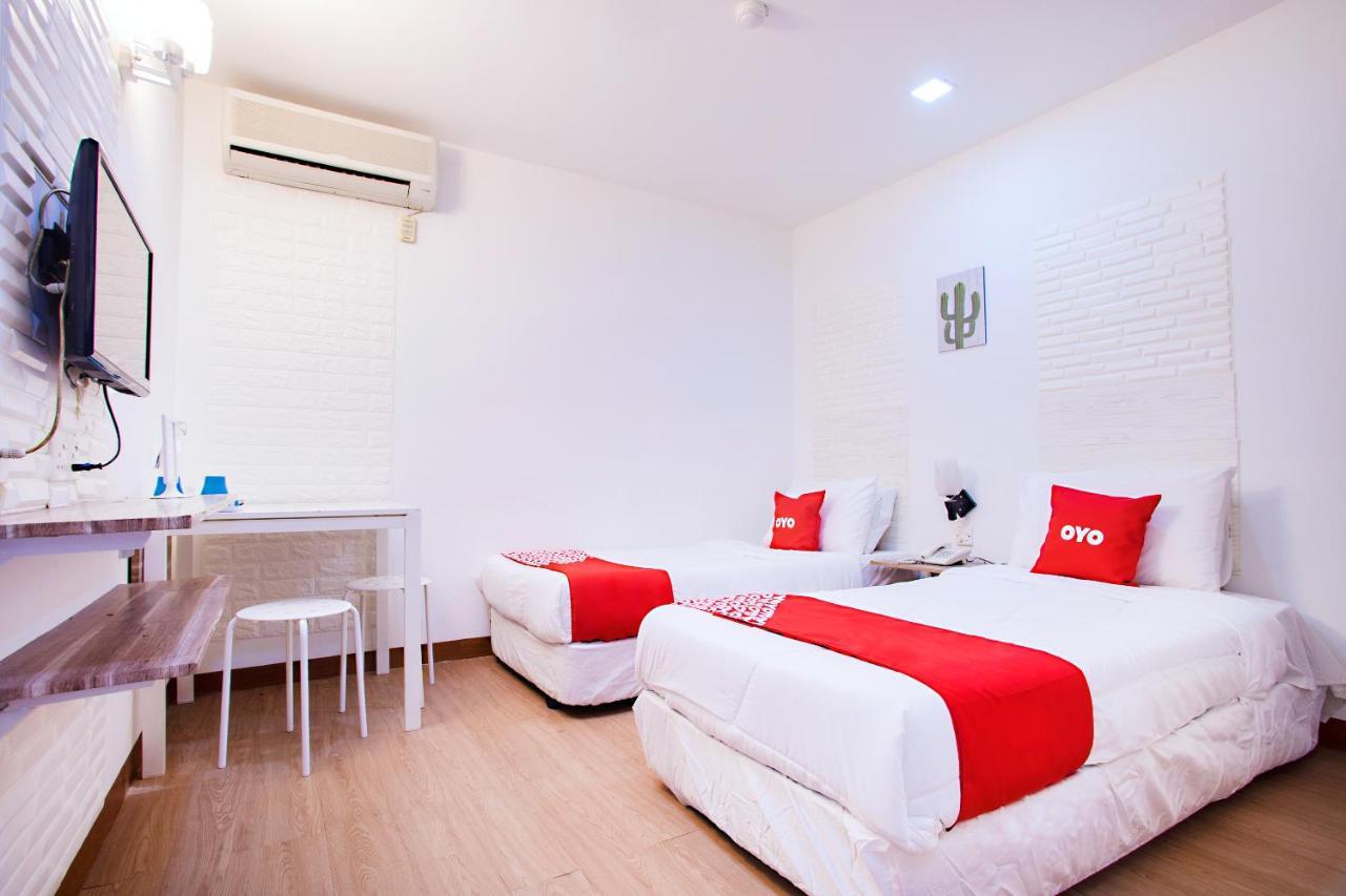 Oyo 43963 T Signature Hotel Petaling Jaya Extérieur photo