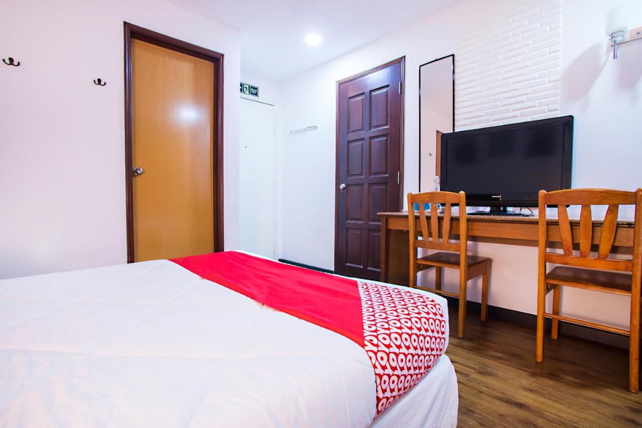 Oyo 43963 T Signature Hotel Petaling Jaya Extérieur photo
