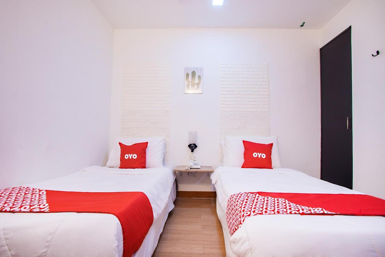 Oyo 43963 T Signature Hotel Petaling Jaya Extérieur photo