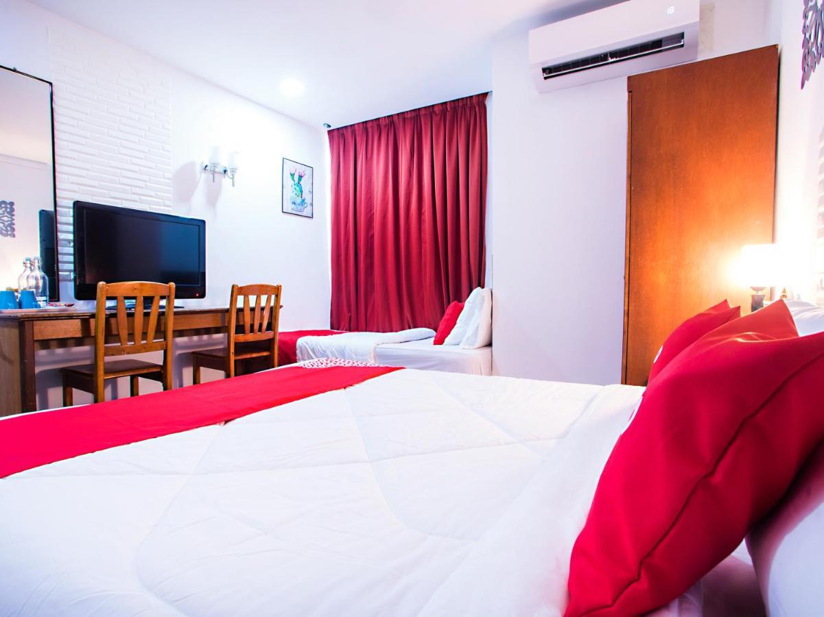 Oyo 43963 T Signature Hotel Petaling Jaya Extérieur photo